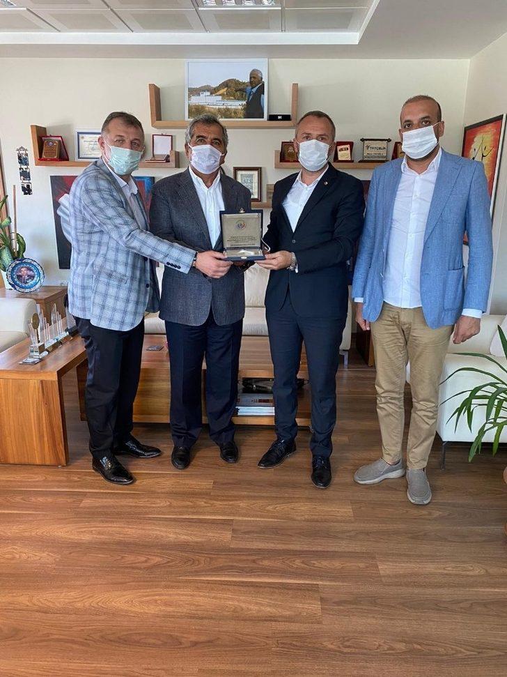 Keleş’ten Türkiye sıralamasına giren sanayi kuruluşlarına plaket G3