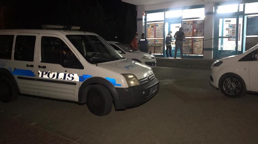 Konya'da markette bıçaklı dehşet! Kasiyeri tehdit edip soydu