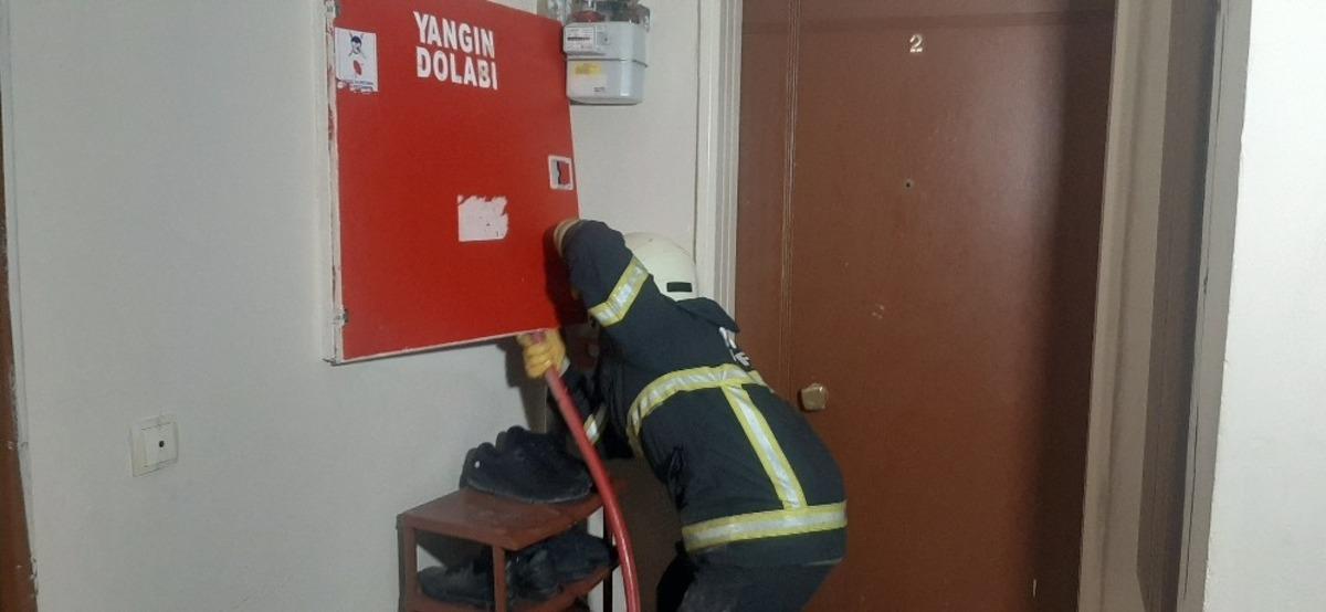 Asans&ouml;r boşluğunda korkutan yangın