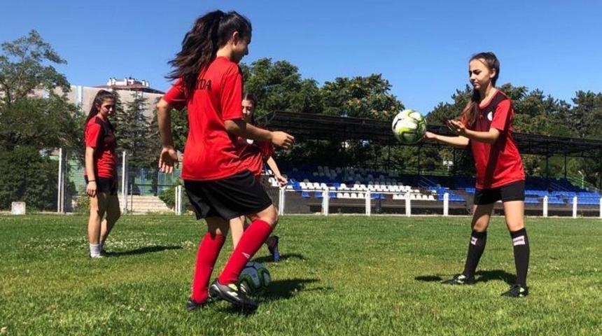 Anadolu Yıldızları, antrenmanlara koronavir&uuml;s arası verdi