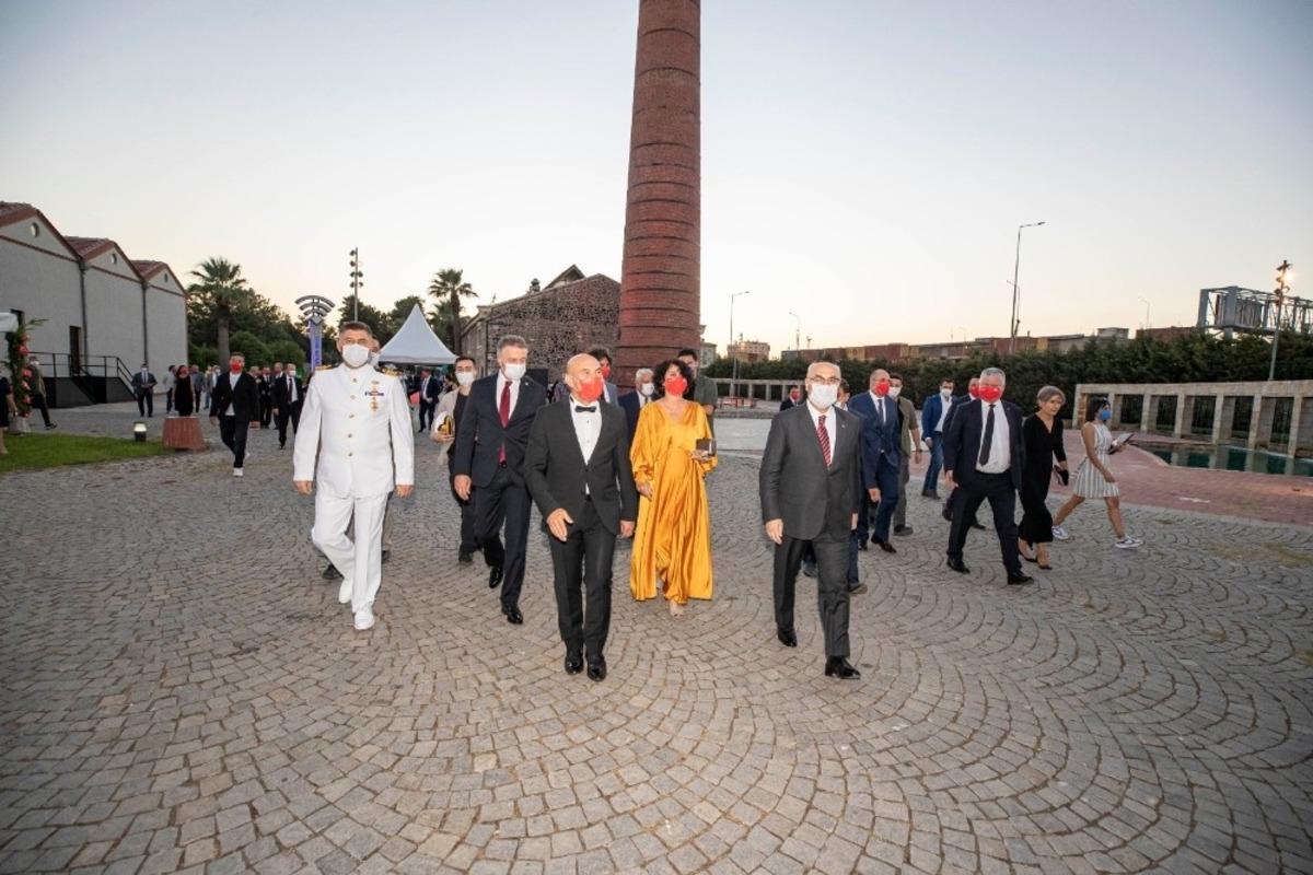 Kurtuluşun 98. yıl d&ouml;n&uuml;m&uuml; resepsiyon ile kutlandı