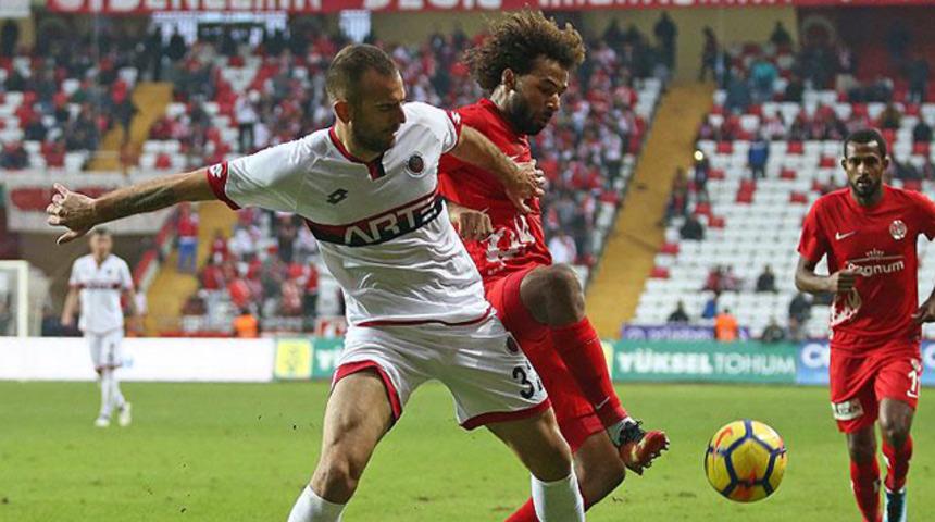 Beşiktaş Nazım Sangare'de sona yaklaşıyor