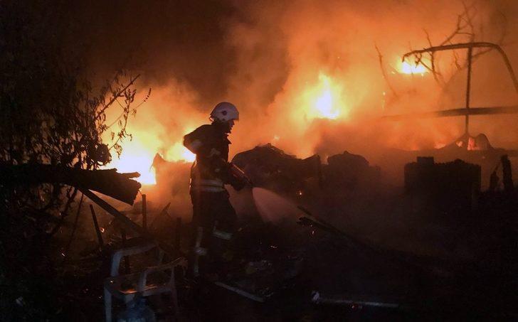 Marmaris’te balıkçı barınağında yangın G2