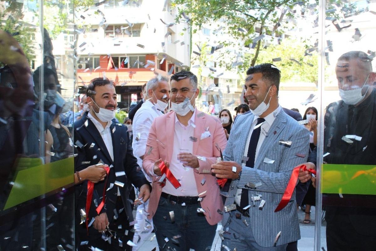 Morevim b&uuml;y&uuml;meye devam ediyor