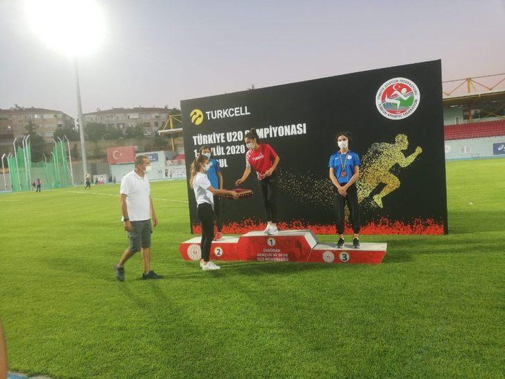 Vanlı atletler Türkiye şampiyonasından madalyayla döndüler G3