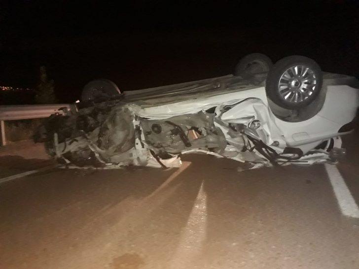 Karanlıkta görmediği römorka çarpan otomobil takla attı: 1 ölü, 1 ağır yaralı G3