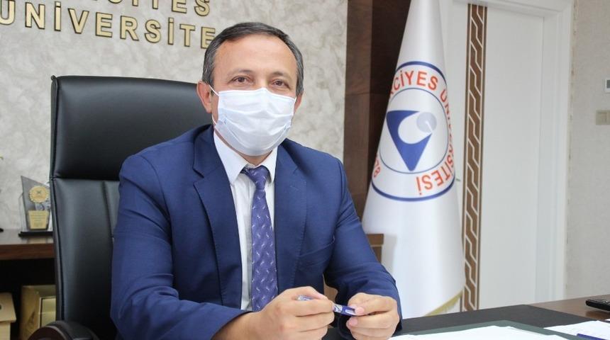 ER&Uuml;&rsquo;de uzaktan eğitim aksamayacak