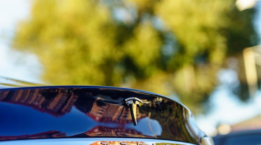 Tesla 80 milyar dolar değer kaybetti
