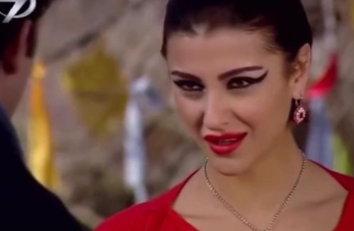 &Ouml;zge Ulusoy'un seneler &ouml;nceki hali ortaya &ccedil;ıktı! Tanımak imkansız