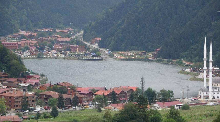Dünyaca ünlü Uzungöl son 20 yılın en sakin turizm sezonunu yaşıyor
