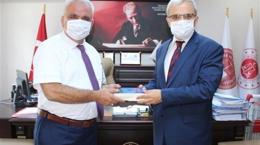 İl M&uuml;ft&uuml;s&uuml; Erhun&rsquo;dan, Tuğgenerel Yal&ccedil;ınkaya ve Ağır Ceza Reisi G&ouml;ktaş&rsquo;a ziyaret