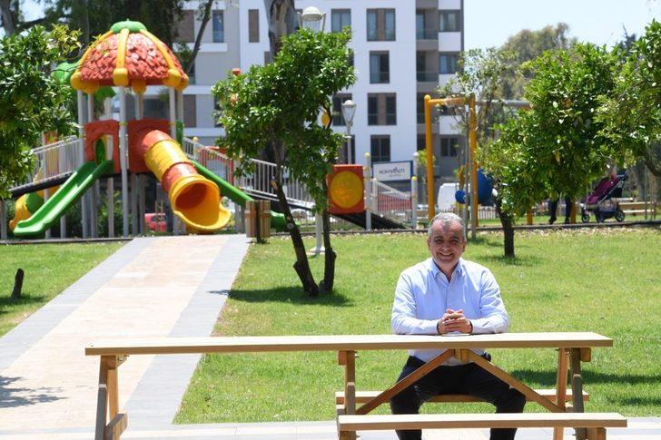 Konyaaltı Belediyesi, parkların mobilya ve demir tefrişatını kendisi üretiyor G5