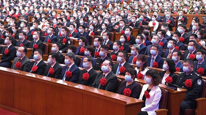 'Sosyal mesafesiz' 3 bin kişilik pandemi toplantısı pes dedirtti!