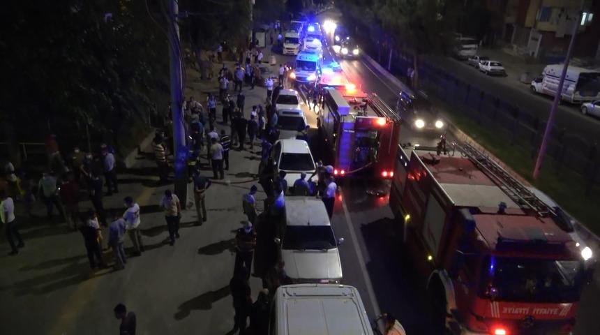 Diyarbakır'da akılalmaz olay! Karantinaya alındıkları evi ateşe verip, gazetecilere saldırdılar