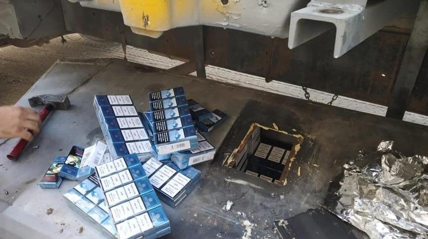 G&uuml;mr&uuml;kte 2 bin 170 paket sigara ele ge&ccedil;irildi