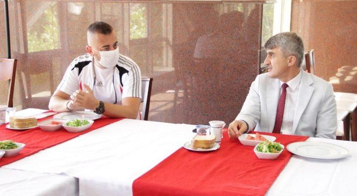 DPÜ DUSCART’tın başarısı yemekte kutlandı G5