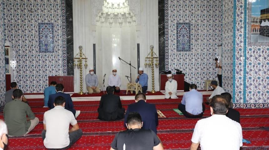 Dilucu şehitleri i&ccedil;in Mevlid-i Şerif programı d&uuml;zenlendi