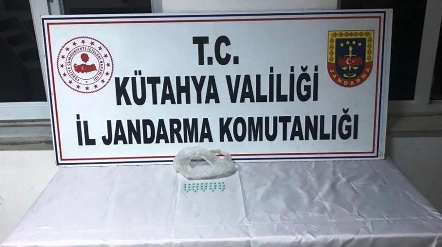 K&uuml;tahya&rsquo;da 35 uyuşturucu hap ele ge&ccedil;irildi