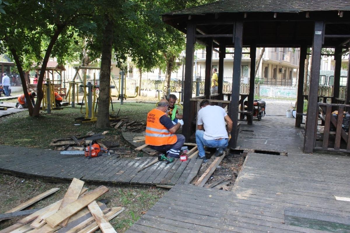 Ahşap y&uuml;r&uuml;y&uuml;ş yolları bakıma alındı