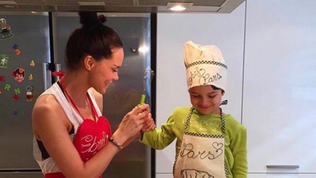 Demet Akalın Ebru Şallı’nın oğlu Pars için dua etti!