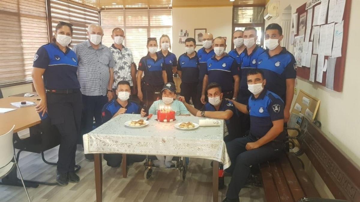 Efeler zabıtasından k&uuml;&ccedil;&uuml;k Muhammed&rsquo;e s&uuml;rpriz