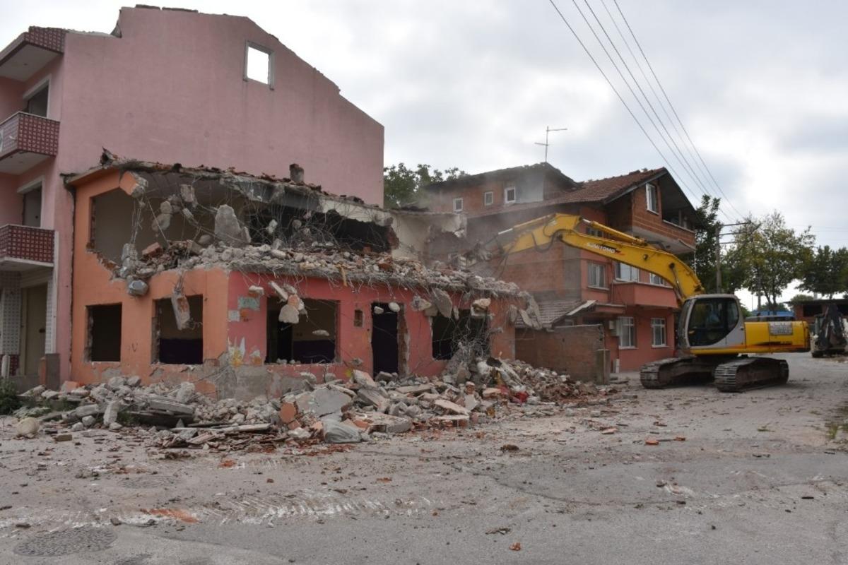 Erenler&rsquo;de ka&ccedil;ak yapıya taviz yok