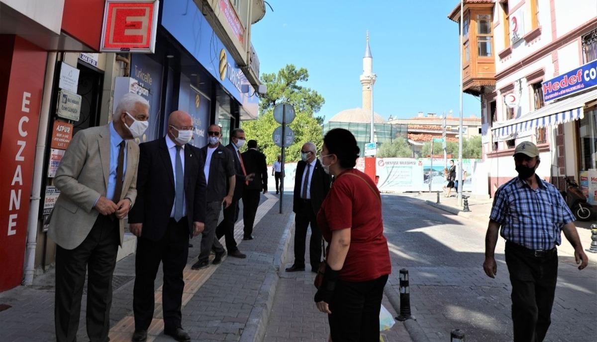 Başkan G&uuml;r&uuml;n esnafı ziyaret etti