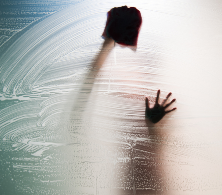 Çamaşır yumuşatıcısının marifetleri şaşkına çeviriyor! Duşakabine püskürtün ve...