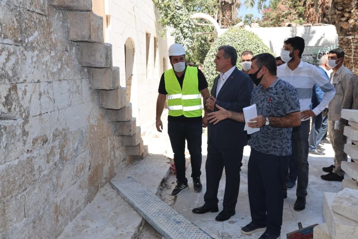 Beyazg&uuml;l Sakıbın K&ouml;şk&uuml;&rsquo;n&uuml; inceledi