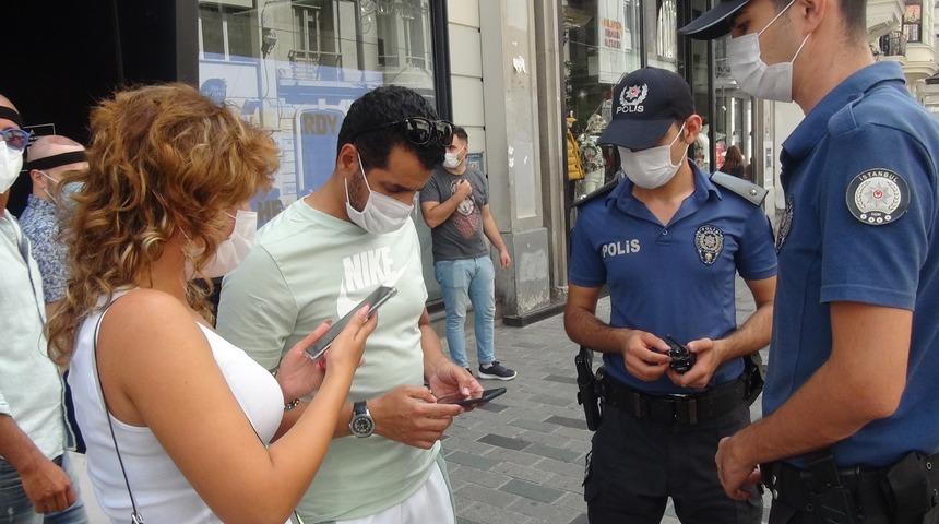 Taksim'de koronavirüs kurallarına uymayanlar tek tek yakalandı