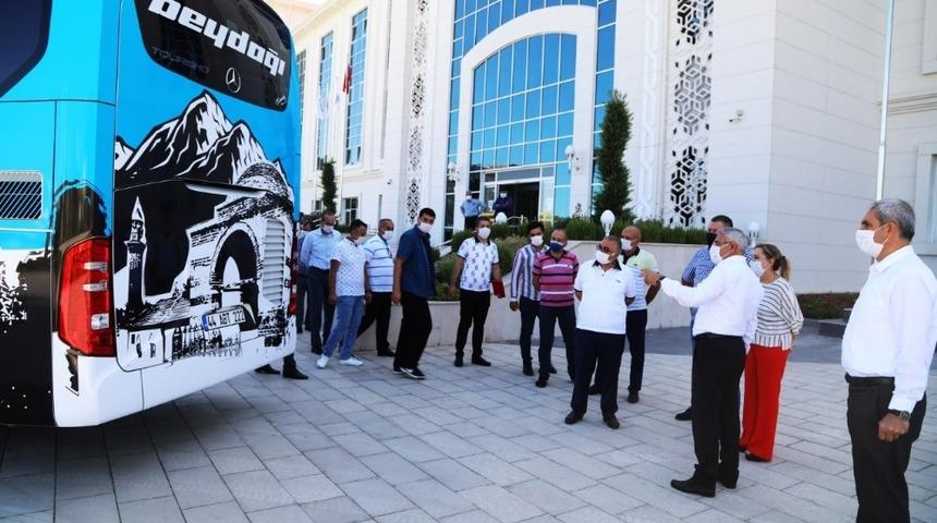 &lsquo;Medeniyetin kalbi Battalgazi&rsquo; otob&uuml;slere giydirildi