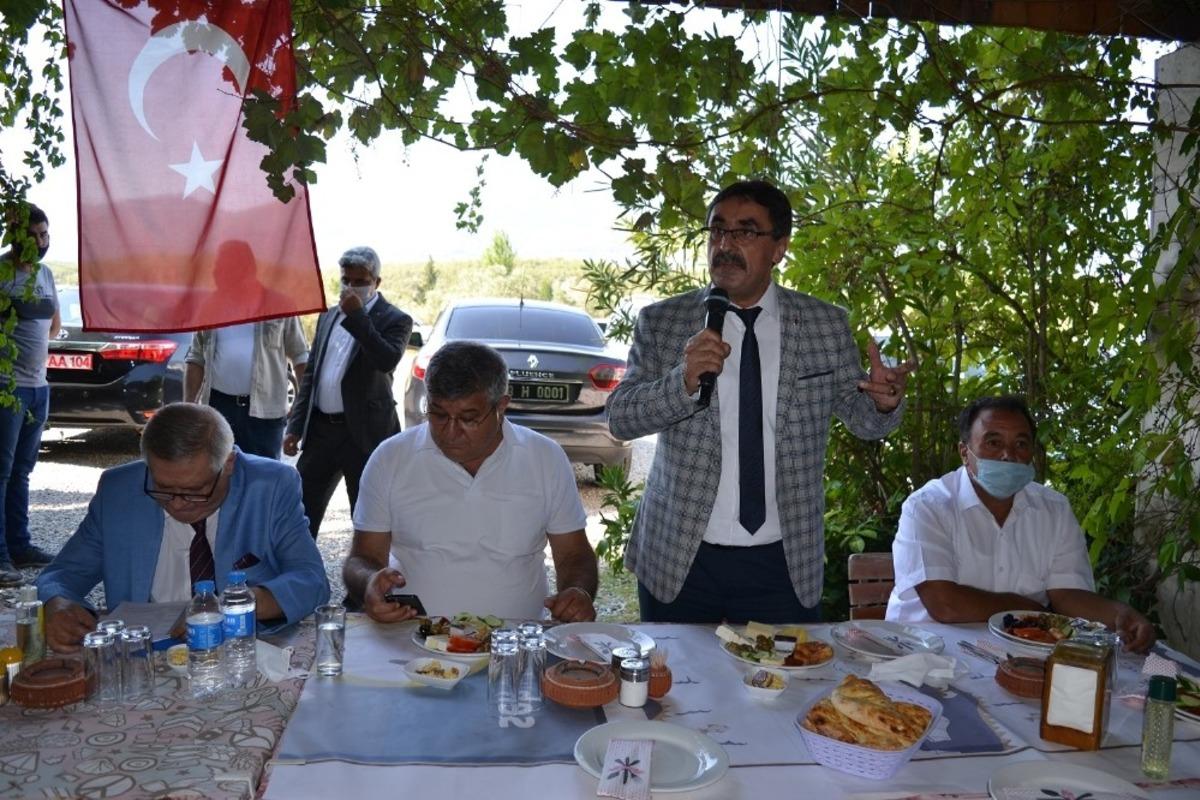 Karacasu&rsquo;da muhtarlar toplantısı yoğun bir katılımla yapıldı