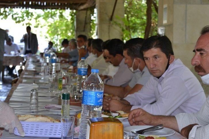 Karacasu’da muhtarlar toplantısı yoğun bir katılımla yapıldı G2