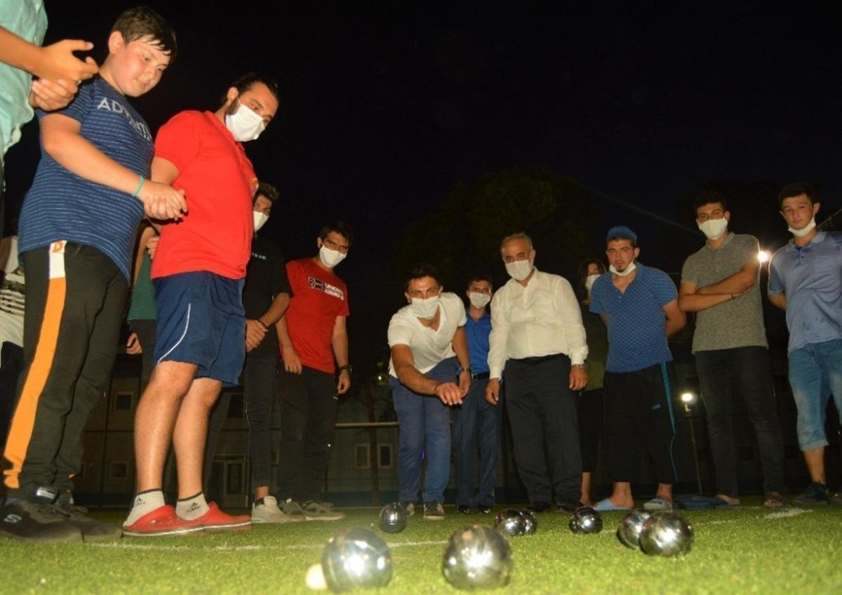 Yaz kampında Balıkesir r&uuml;zgarı
