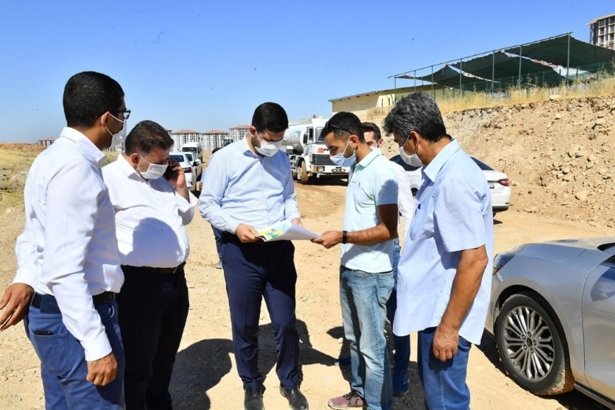 Yeşilyurt&rsquo;ta yol &ccedil;alışmalarına &ouml;nem