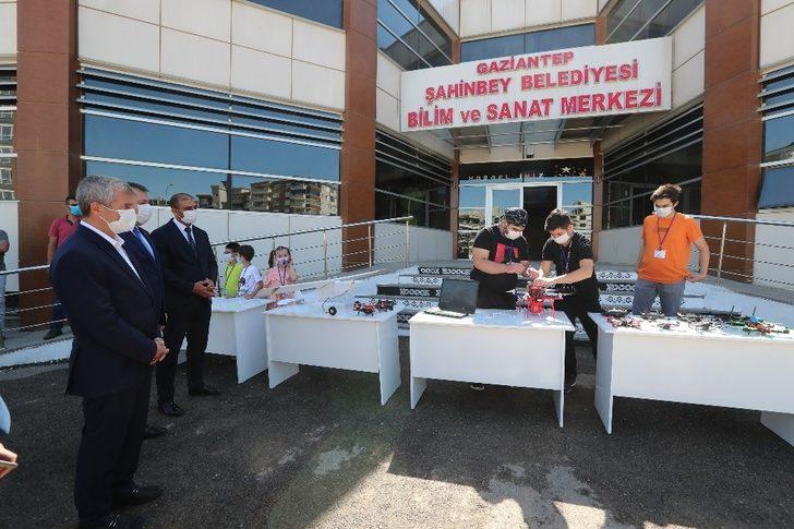 Tahmazoğlu ve Kaymakam Şahin okulları ziyaret etti G1