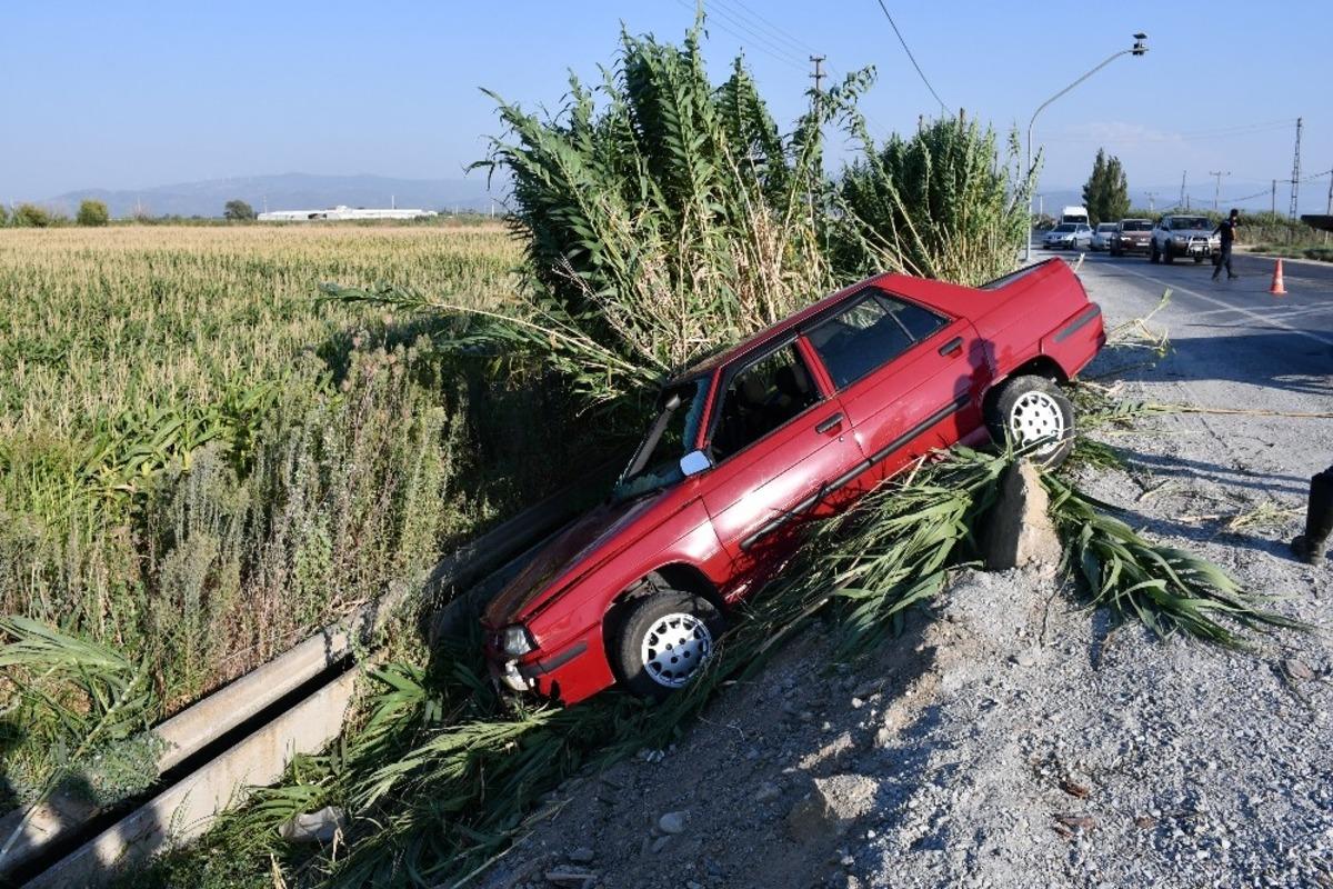 S&ouml;ke&rsquo;de otomobil şarampole u&ccedil;tu