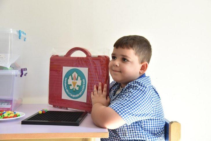 Manisa Büyükşehir’den kırtasiye malzemesi desteği G4