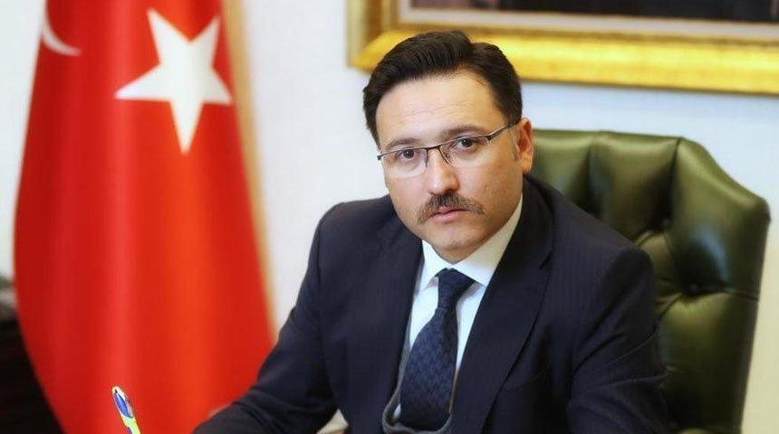 Afyonkarahisar Valisi &Ccedil;i&ccedil;ek&rsquo;ten karantinaya uymayanlara ilgin&ccedil; uyarı