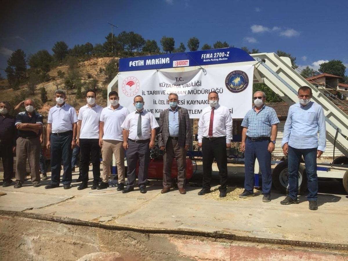 Emet&rsquo;li &uuml;reticilere &rsquo;&rsquo;Silaj paketleme makinesi&rsquo;&rsquo;