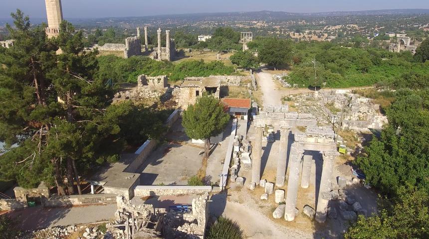 Kazı sırasında ortaya çıkmıştı! İşte Mersin'deki Roma yolu ve mezarları