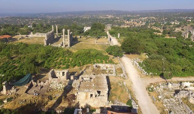 kazida-ortaya-cikan-roma-yolu-ve-mezarlari-gezginleri-bekliyor_2181_dhaphoto3