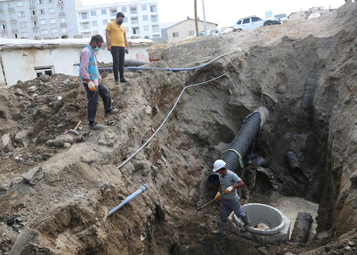 VASKİ altyapı &ccedil;alışmalarını s&uuml;rd&uuml;r&uuml;yor