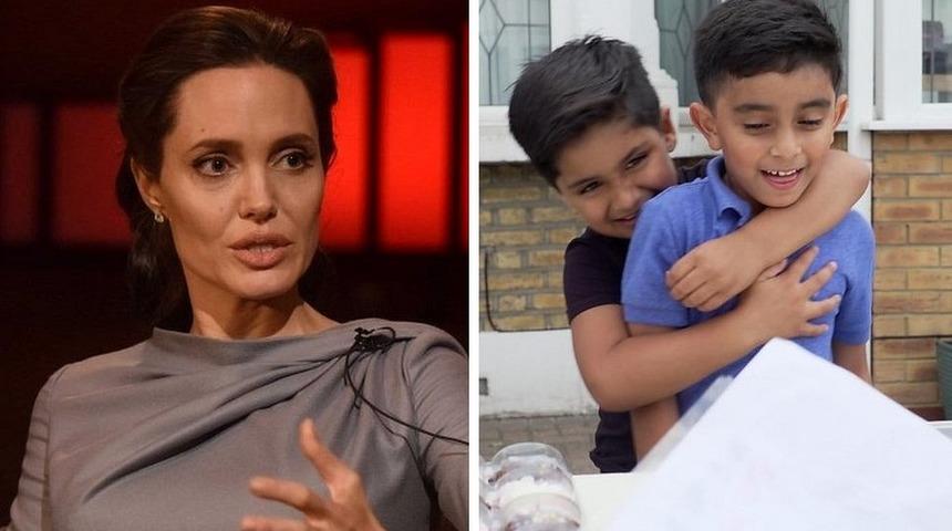 Angelina Jolie Yemen'deki çocuklara para yardımı toplamak için limonata satan çocuklara bağış yaptı