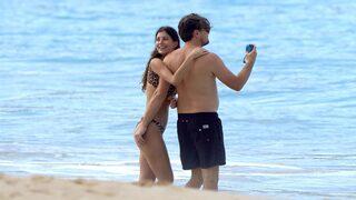 Leonardo DiCaprio ve genç sevgilisi tatilde! Sıkı sıkı sarıldı