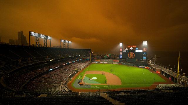 ABD'de yangınlar beş kasabayı yok etti!