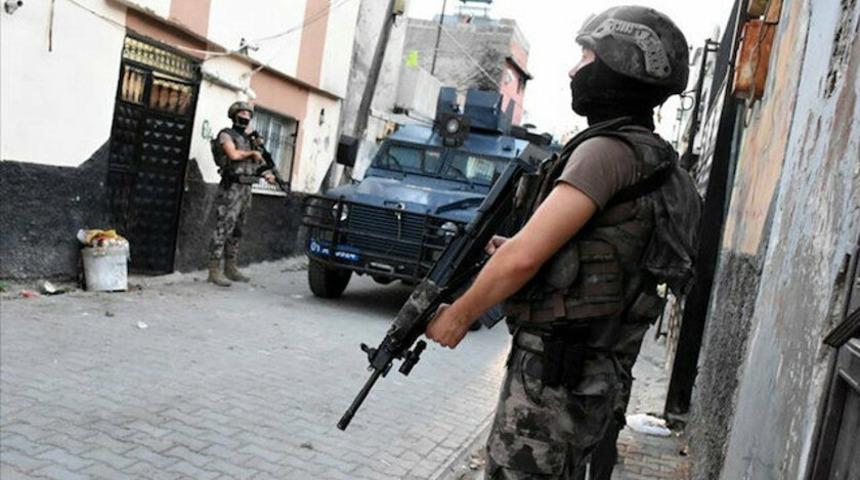 DEAŞ'LI ter&ouml;rist Mahmut &Ouml;zden'in fedaisi yakalandı