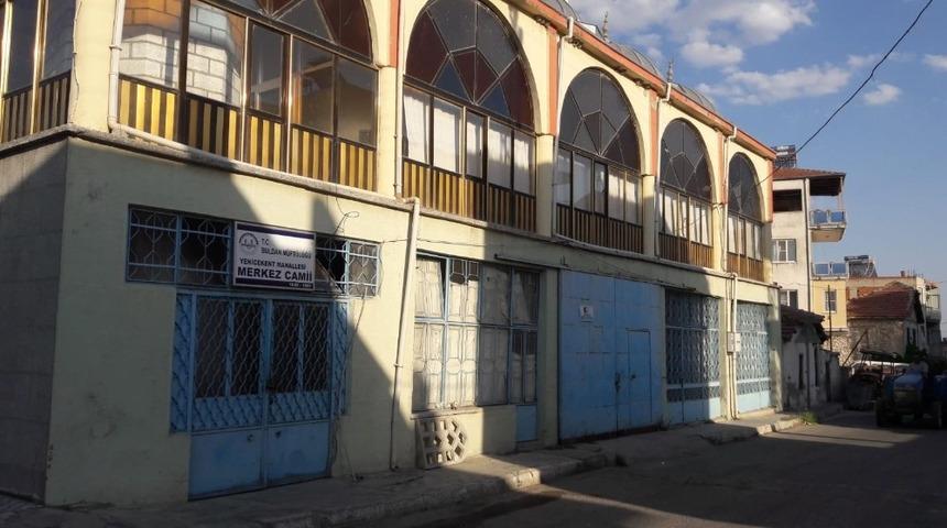 Cemaat 4 yıldır imama hasret