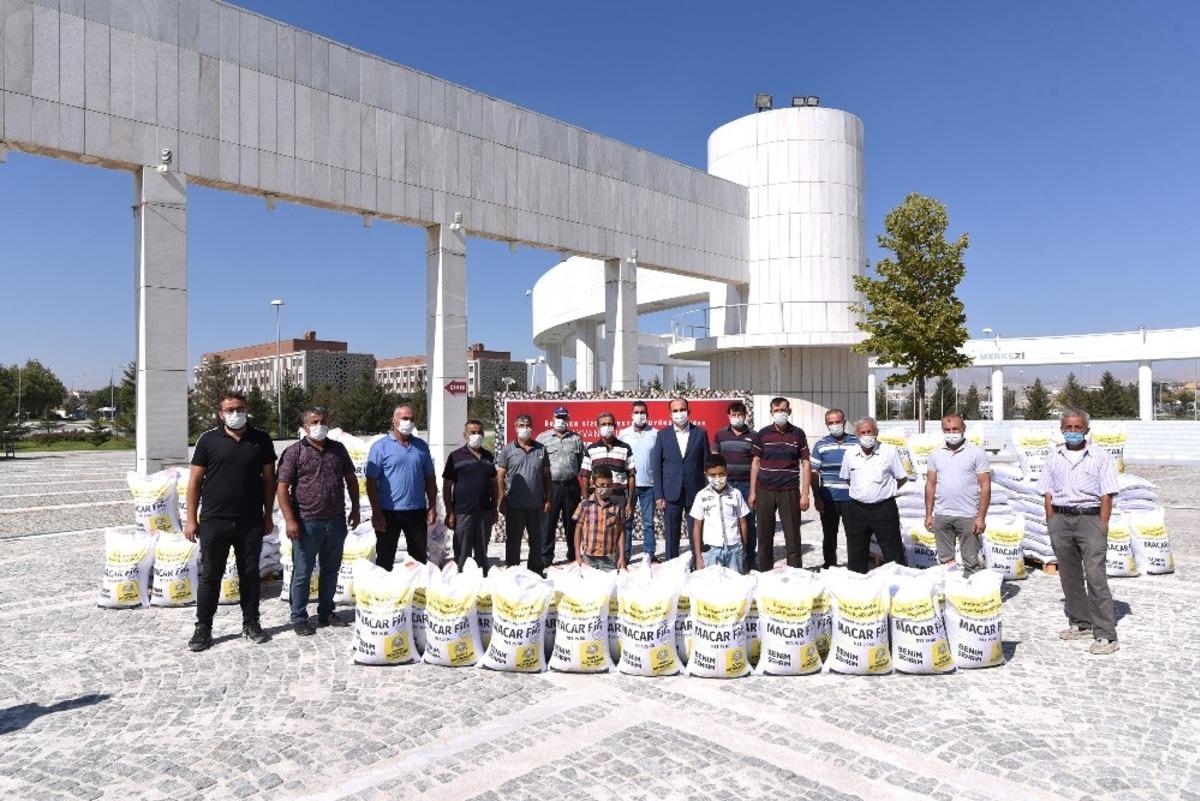 Konya B&uuml;y&uuml;kşehir&rsquo;den &ccedil;ift&ccedil;iye Macar fiği tohumu desteği