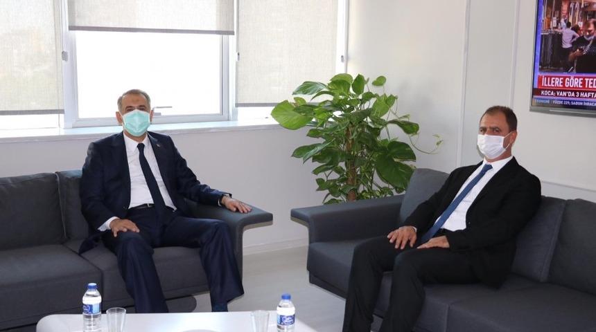 Vali &Ccedil;uhadar, İşkur&rsquo;dan brifing aldı